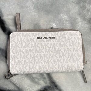 Elegant Women's Wristlet in Gray by [Brand]